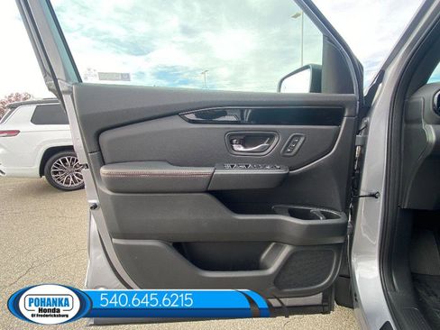 New 2025 Honda Pilot TrailSport image 36