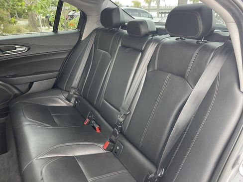 Used 2017 Alfa Romeo Giulia RWD image 11