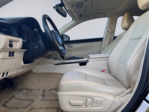 Used 2014 Lexus ES 350 w/ Luxury Package image 10