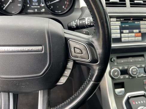 Used 2016 Land Rover Range Rover Evoque SE Premium image 19