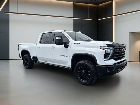 Used 2025 Chevrolet Silverado 3500 LTZ w/ LTZ Plus Package AWD/4WD image 8