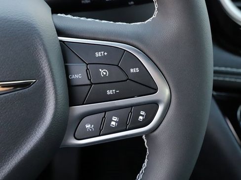 New 2026 Chrysler Pacifica Select image 26