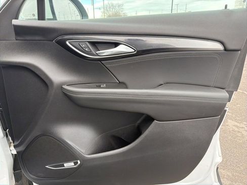 Used 2024 Buick Envision Preferred image 9