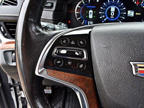 Used 2020 Cadillac Escalade Luxury RWD image 42