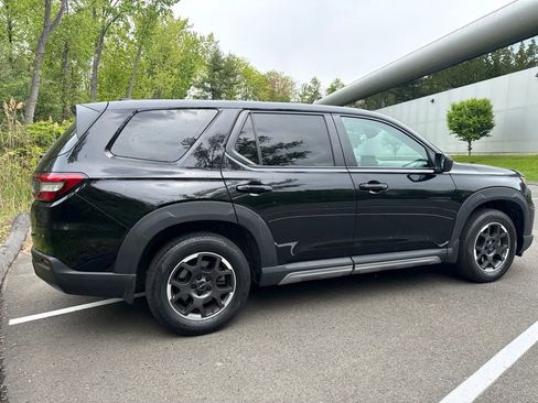 Used 2023 Honda Pilot LX image 4