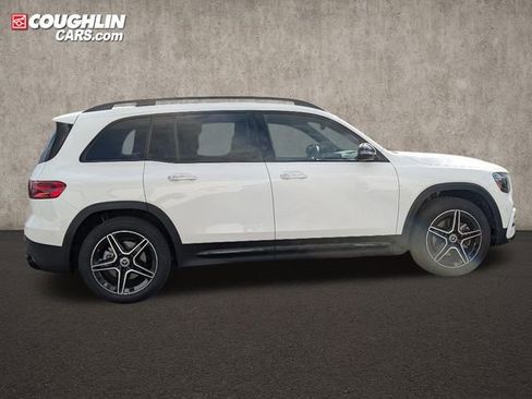 Used 2024 Mercedes-Benz GLB 250 4MATIC image 8