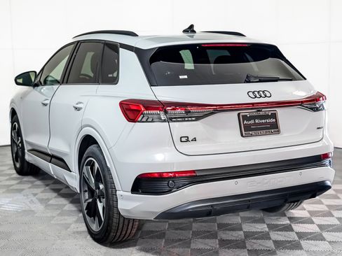 Used 2024 Audi Q4 e-tron Premium Plus w/ Premium Plus image 2