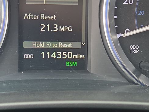 Used 2017 Toyota Highlander XLE FWD image 26