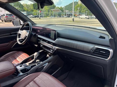 Used 2024 Kia Telluride SX Prestige AWD/4WD image 30