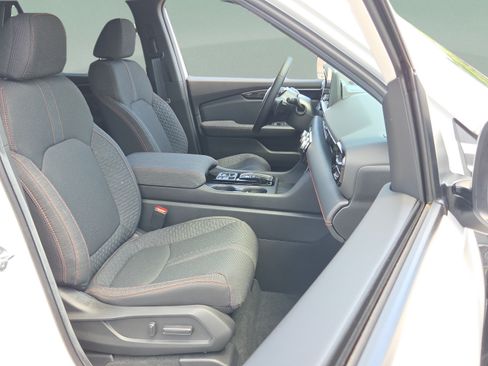 Used 2025 Honda Pilot Sport image 17