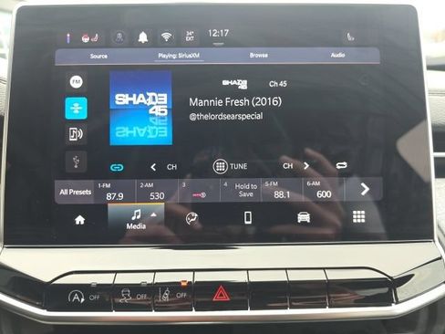 Certified 2024 Jeep Compass Latitude w/ Sun and Sound Group AWD/4WD image 20