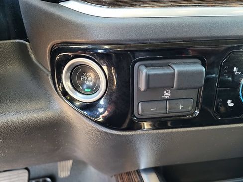 Used 2022 GMC Sierra 1500 Elevation w/ Elevation Premium Package AWD/4WD image 17