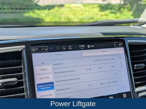 Used 2023 Chrysler Pacifica Touring-L FWD image 22