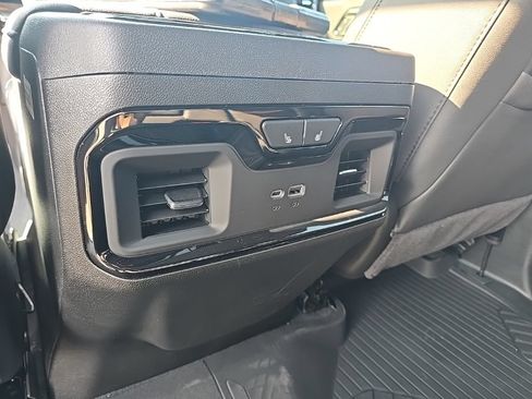 Used 2025 GMC Sierra 2500 AT4 w/ Technology Package AWD/4WD image 18