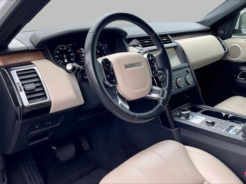Used 2019 Land Rover Discovery SE AWD/4WD image 17