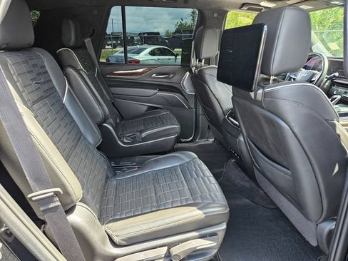Used 2023 Cadillac Escalade Premium Luxury Platinum w/ LPO, Radiant Package AWD/4WD image 19