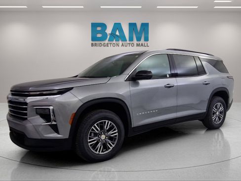 New 2026 Chevrolet Traverse LT w/ Driver Confidence Package image 3