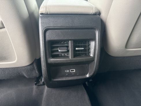 Used 2021 Cadillac XT4 Premium Luxury image 29