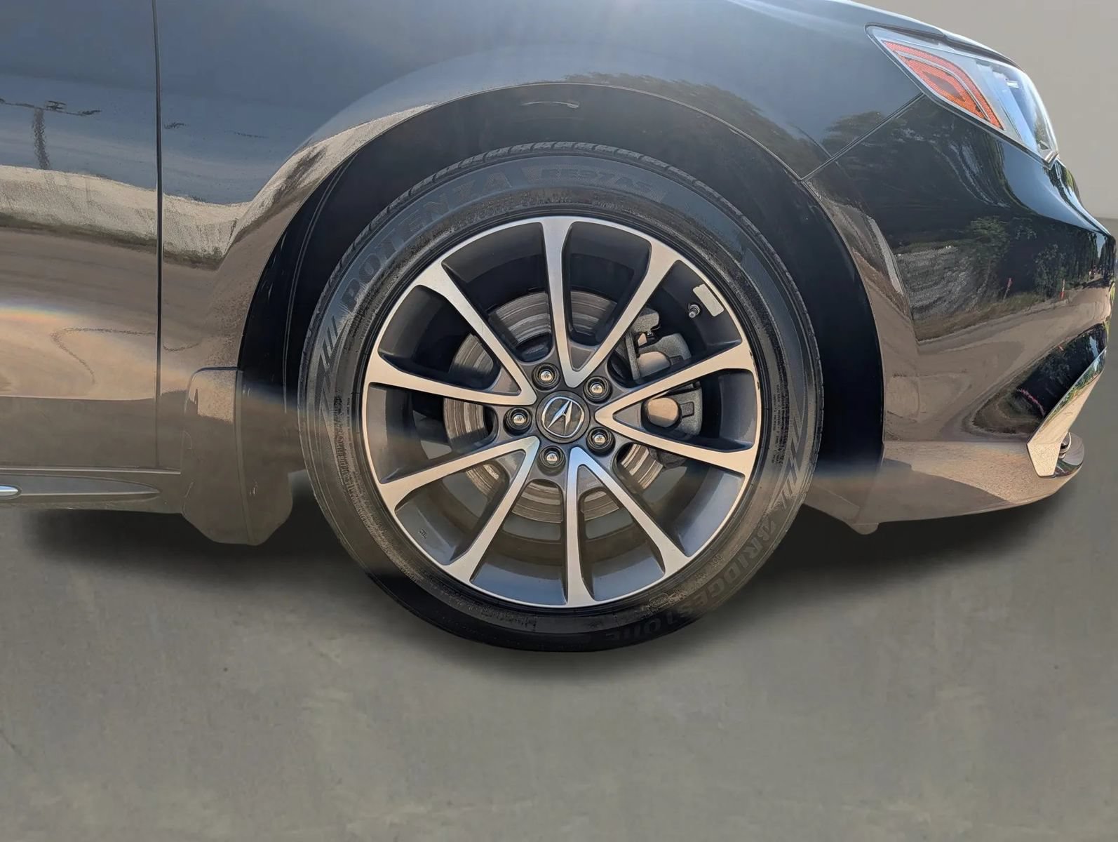 Used 2018 Acura TLX w/ Technology Package FWD image 12