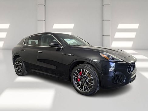 New 2025 Maserati Grecale GT image 1