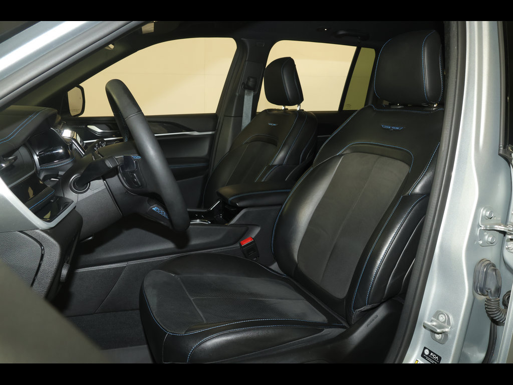 Used 2022 Jeep Grand Cherokee Trailhawk AWD/4WD image 26