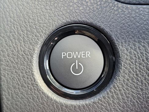 Used 2025 Toyota Camry LE image 31