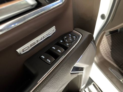 Used 2023 GMC Sierra 1500 Denali w/ Technology Package AWD/4WD image 25