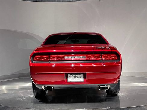 Used 2010 Dodge Challenger R/T RWD image 11