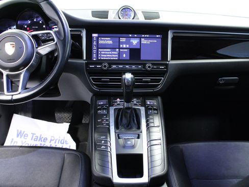 Used 2021 Porsche Macan AWD/4WD image 18