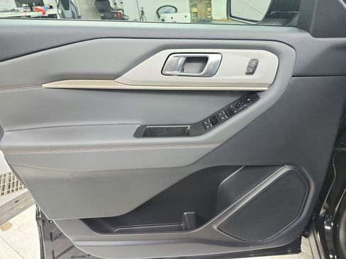 New 2026 Ford Explorer Active w/ Active Comfort Package RWD image 29