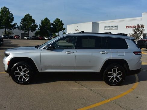 Used 2025 Jeep Grand Cherokee L Limited w/ Trailer Tow Package AWD/4WD image 10