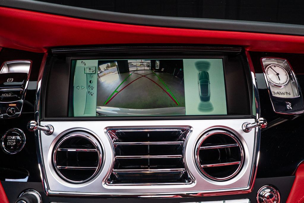 Used 2016 Rolls-Royce Dawn RWD image 36