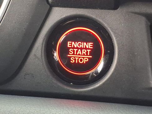 Used 2025 Honda Pilot Sport image 27