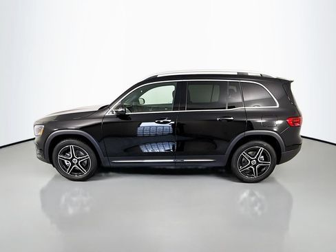 Used 2026 Mercedes-Benz GLB 250 4MATIC image 2