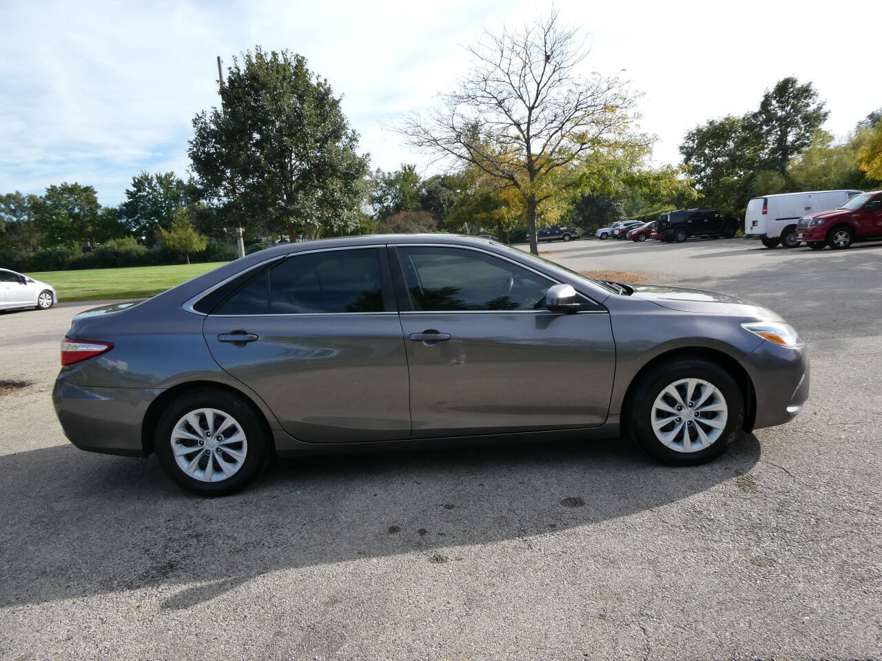 Used 2017 Toyota Camry LE FWD image 4