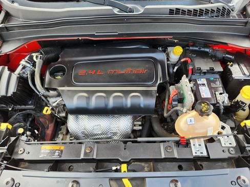 Used 2016 Jeep Renegade Latitude image 28