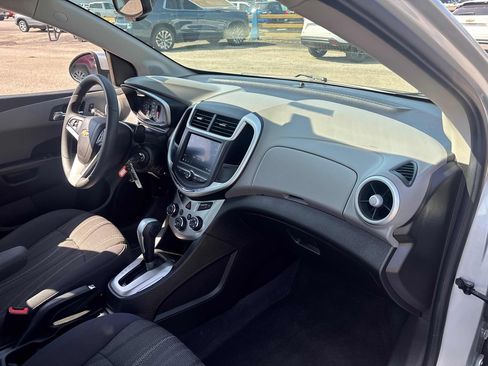 Used 2020 Chevrolet Sonic LT FWD image 27