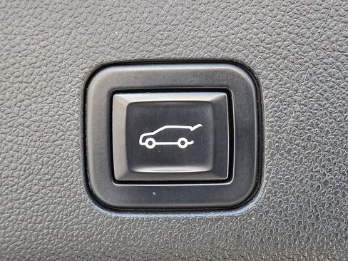 Certified 2021 GMC Yukon Denali w/ LPO, Illumination Package image 33