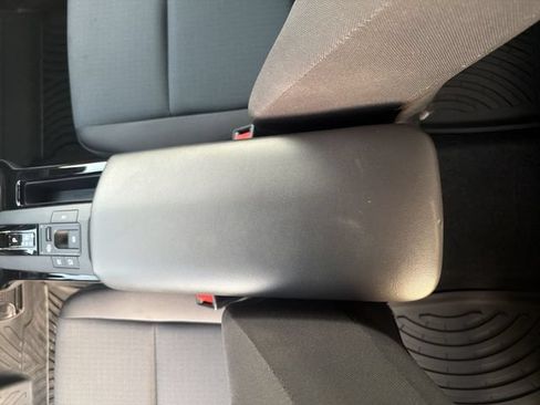 Certified 2025 Toyota Prius LE FWD image 24