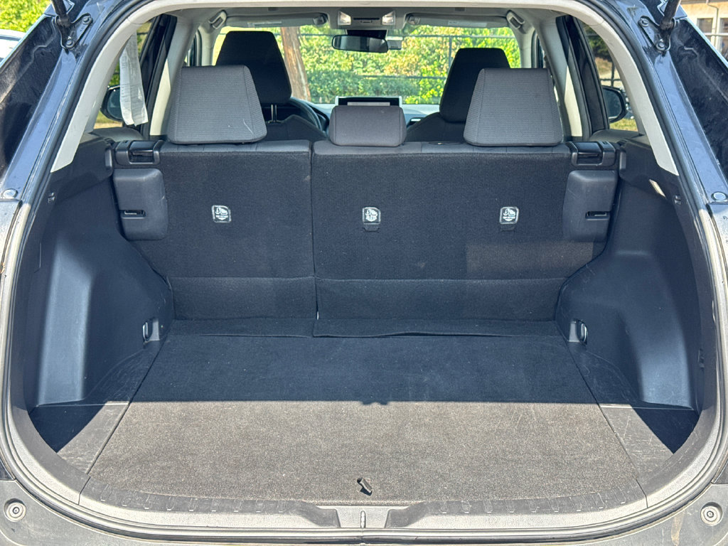 Used 2025 Toyota RAV4 XLE AWD/4WD image 21
