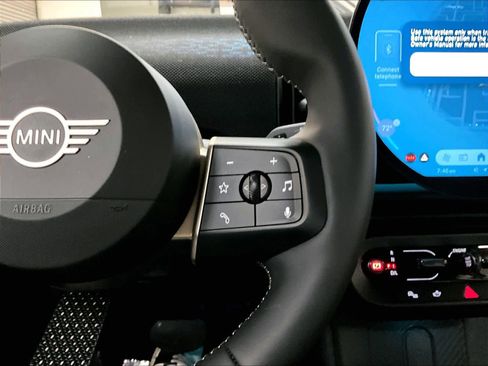 Used 2025 MINI Cooper 2-Door Hardtop image 21