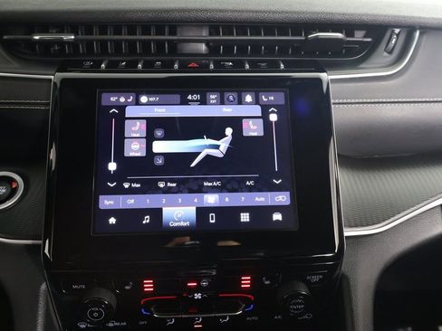 Used 2023 Jeep Grand Cherokee L Laredo image 48