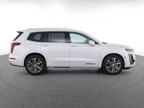 Used 2020 Cadillac XT6 Premium Luxury FWD image 8