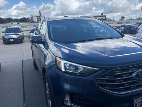 Used 2019 Ford Edge SEL w/ Equipment Group 201A FWD image 2