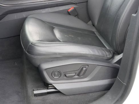 Used 2023 Audi Q8 Premium Plus image 15