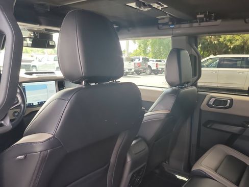Certified 2024 Ford Bronco Wildtrak AWD/4WD image 9