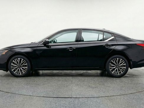 Used 2025 Nissan Altima 2.5 SV image 5