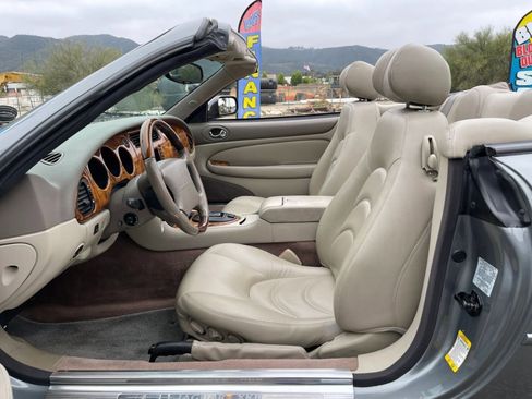 Used 2002 Jaguar XK8 Convertible RWD image 11