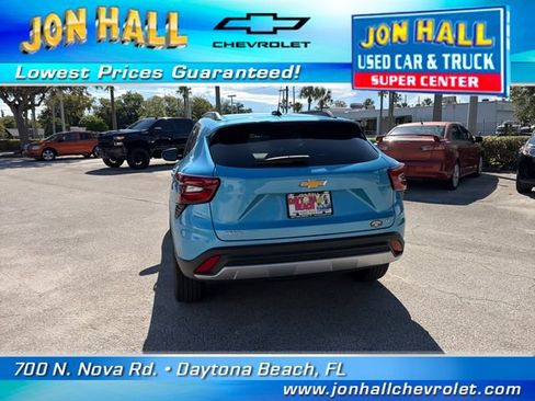 Used 2025 Chevrolet Trax LT w/ Driver Confidence Package FWD image 6