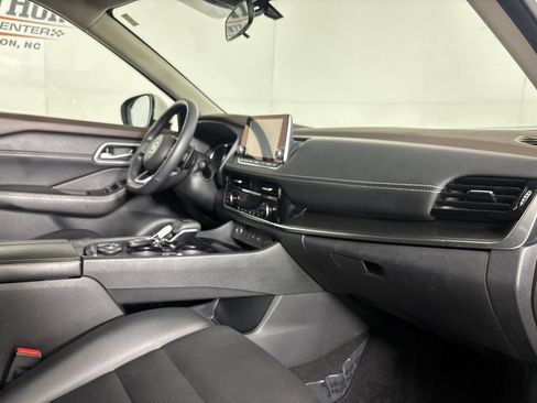 Used 2021 Nissan Rogue SV w/ Premium Package AWD/4WD image 33